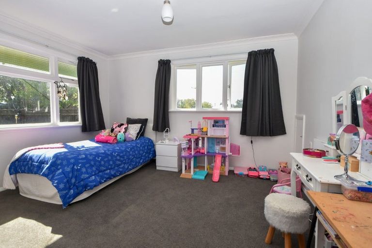 Photo of property in 17 Dixon Street, Carterton, 5713