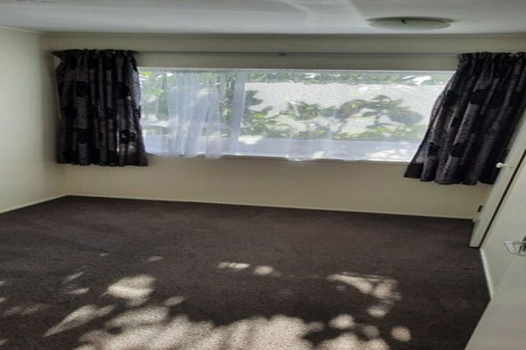 Photo of property in 2/10 Waratah Street, Birkenhead, Auckland, 0626