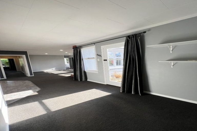 Photo of property in 2 Robert Street, Otatara, Invercargill, 9879