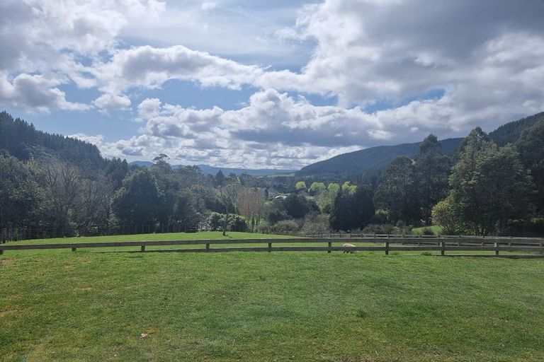 Photo of property in 357 Whitemans Valley Road, Whitemans Valley, Upper Hutt, 5371