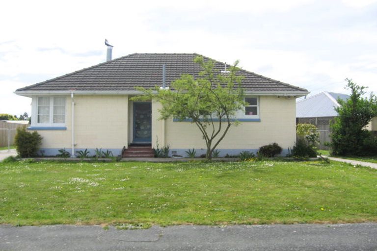 Photo of property in 54 Lambeth Crescent, Redwood, Christchurch, 8051