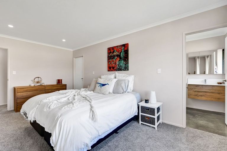 Photo of property in 10 Kararaina Close, Whalers Gate, New Plymouth, 4310