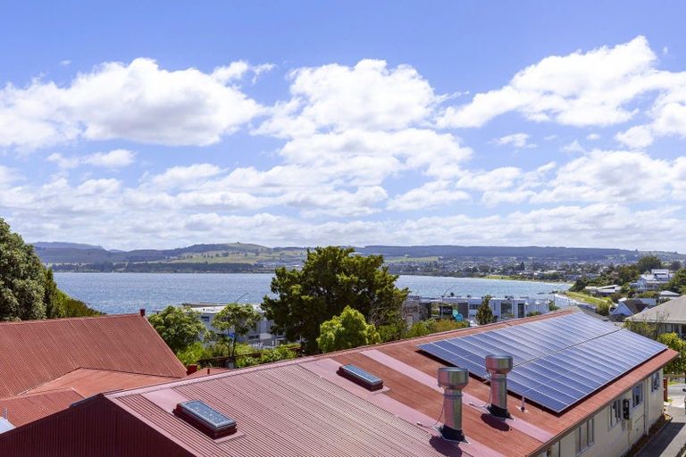 Photo of property in 6 Maniapoto Grove, Waipahihi, Taupo, 3330