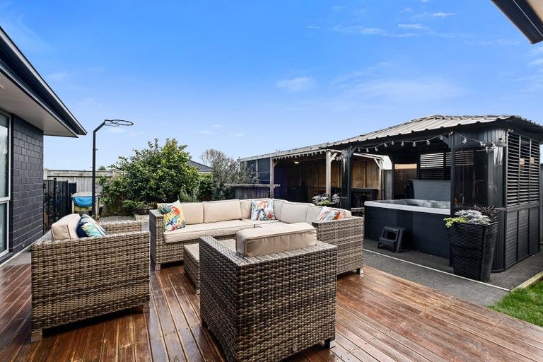 Photo of property in 17 Dreaver Drive, Waitara, 4320