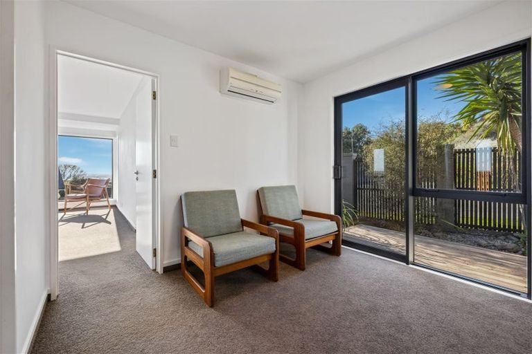 Photo of property in 92 Cannon Hill Crescent, Mount Pleasant, Christchurch, 8081