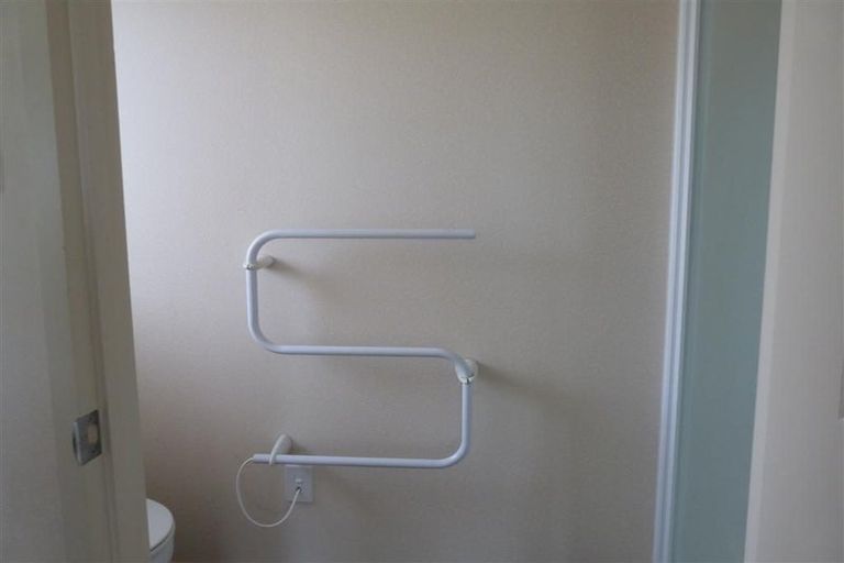 Photo of property in 75 Barbados Way, One Tree Point, 0118