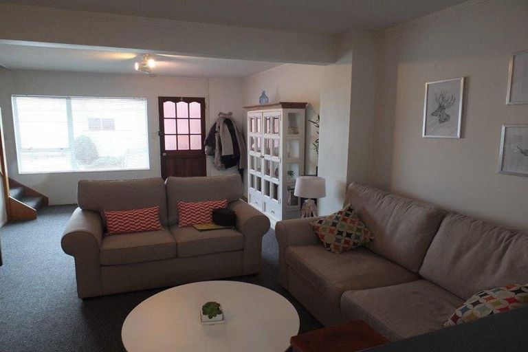 Photo of property in 44n Roxburgh Street, Mount Victoria, Wellington, 6011