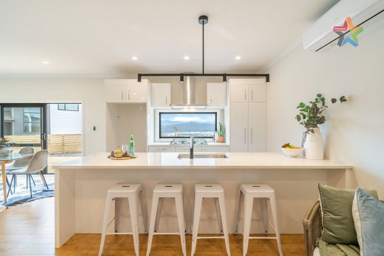 Photo of property in 12 Poto Road, Normandale, Lower Hutt, 5010