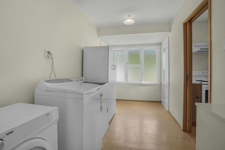 Photo of property in 52 Dover Road, Wainuiomata, Lower Hutt, 5014