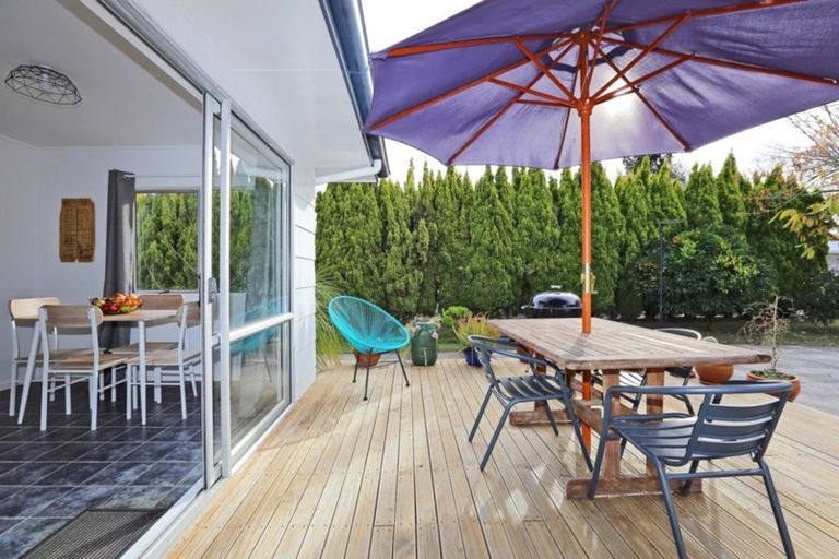 Photo of property in 21 Kaweka Place, Havelock North, 4130