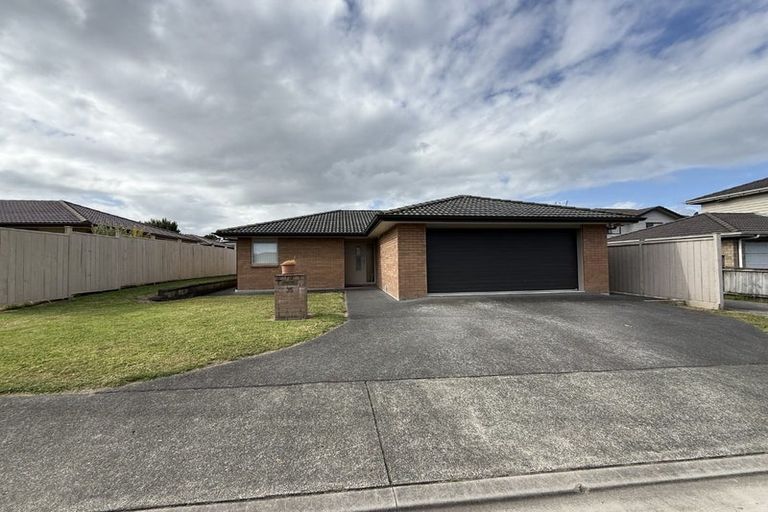 Photo of property in 35 Riverglade Parkway, Te Atatu South, Auckland, 0610