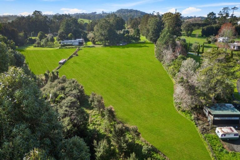 Photo of property in 112 Sanders Road, Paremoremo, Auckland, 0793