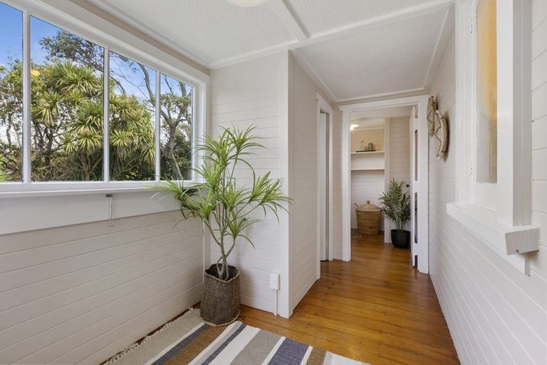 Photo of property in 22 Ngaio Street, Strandon, New Plymouth, 4312