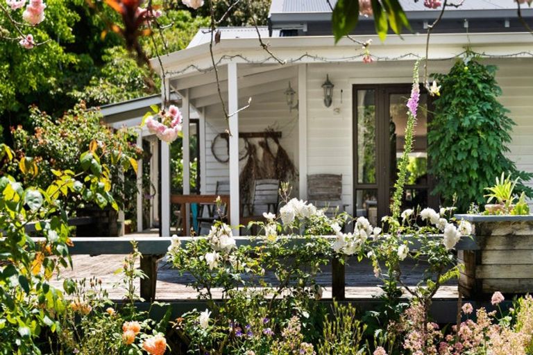 Photo of property in 23 Wharf Road, Clarks Beach, Pukekohe, 2679