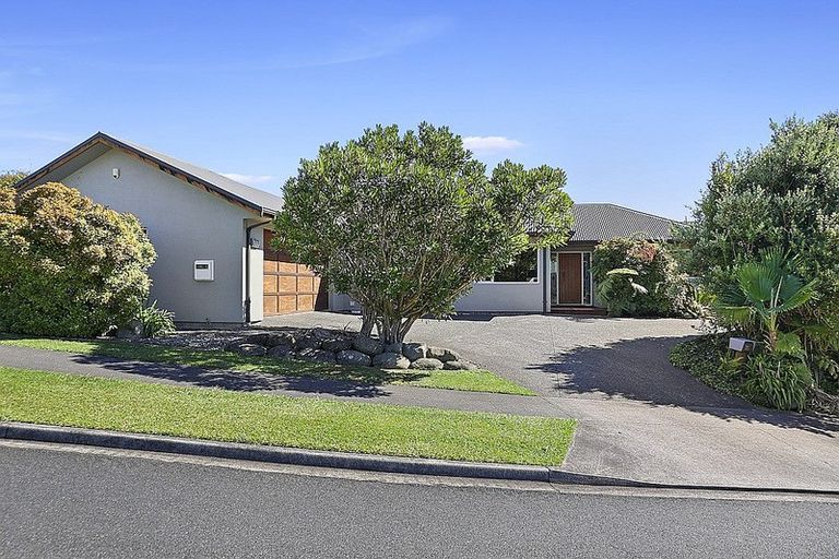 Photo of property in 71 Karamea Street, Whalers Gate, New Plymouth, 4310