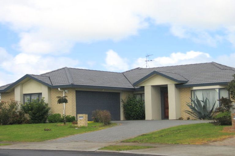 Photo of property in 7 Anrath Close, East Tamaki, Auckland, 2016