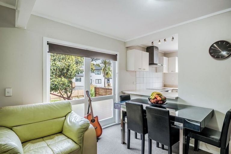 Photo of property in 1/26 Wilkinson Way, Browns Bay, Auckland, 0630