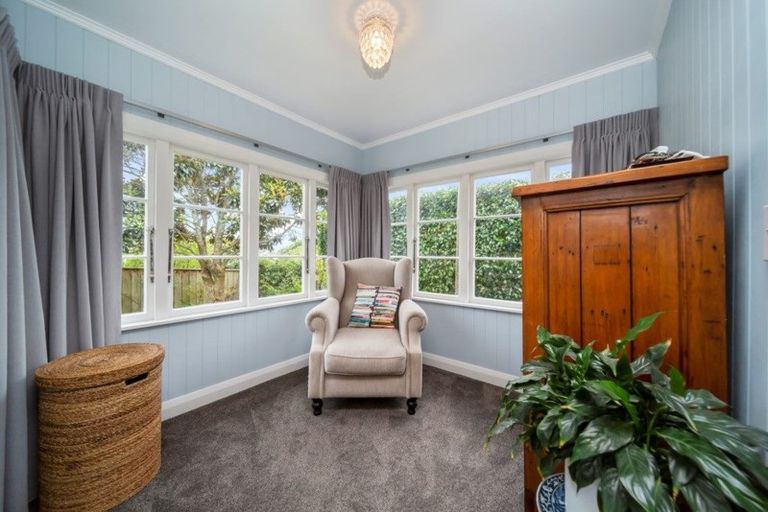 Photo of property in 9 Mayfair Place, Westown, New Plymouth, 4310