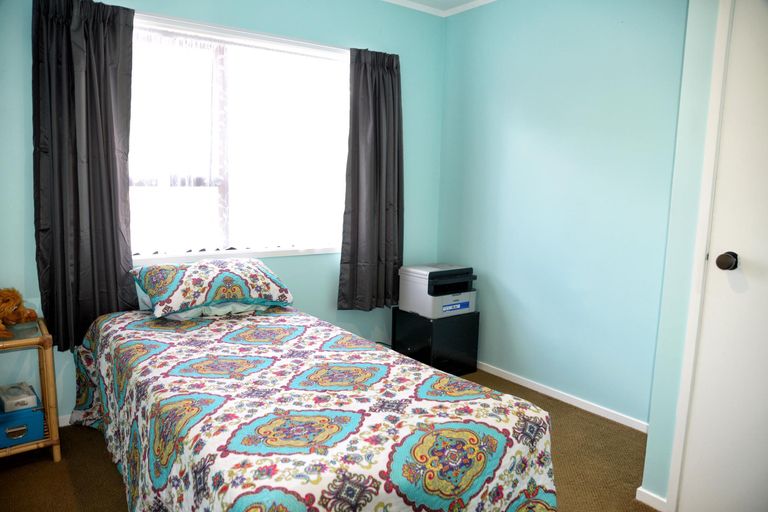 Photo of property in 166 Carnoustie Drive, Wattle Downs, Auckland, 2103