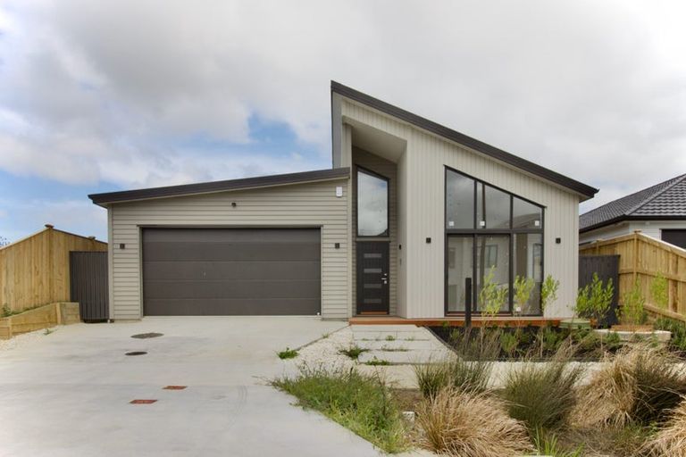 Photo of property in 9 Babina Avenue, Kumeu, 0810