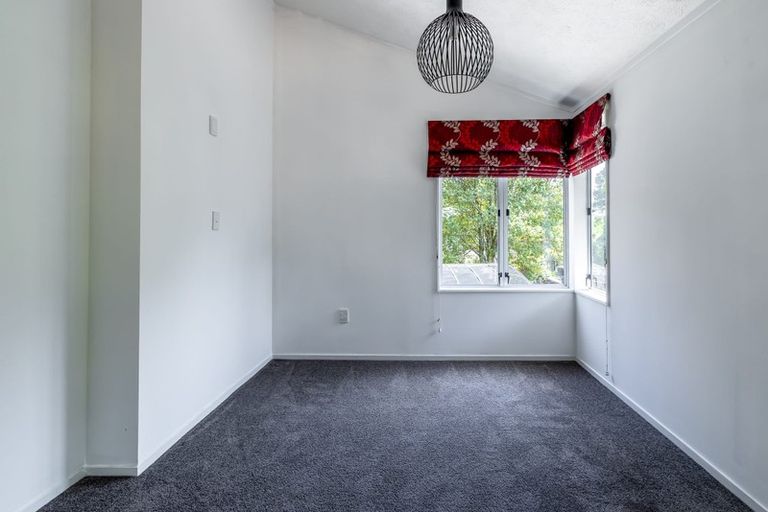 Photo of property in 103 Wirihana Road, Titirangi, Auckland, 0604