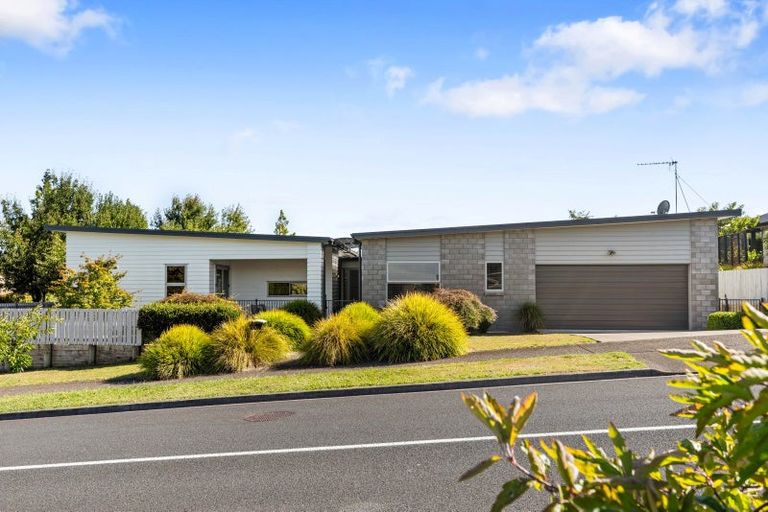 Photo of property in 1 Ellesmere Close, Pyes Pa, Tauranga, 3112