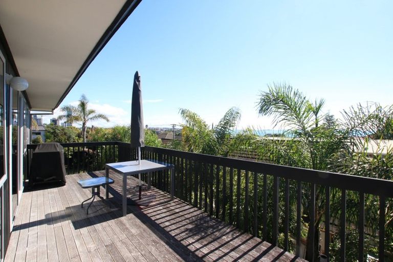 Photo of property in 1/29 Hauraki Road, Hauraki, Auckland, 0622