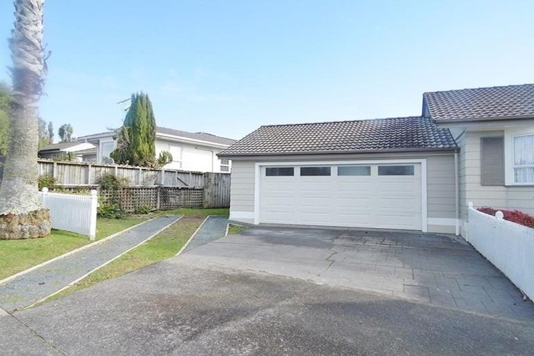 Photo of property in 2 Barbados Drive, Unsworth Heights, Auckland, 0632