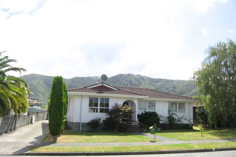 Photo of property in 5 Akron Grove, Totara Park, Upper Hutt, 5018