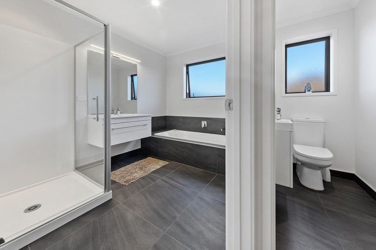 Photo of property in 120 Hillpark Drive, Pokeno, 2402