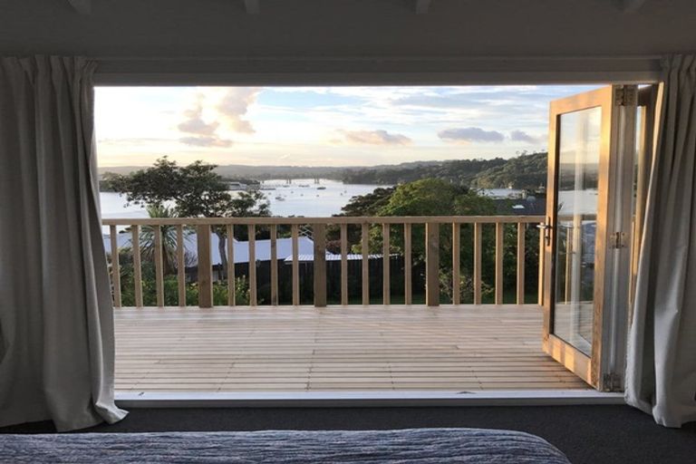 Photo of property in 33 Dakota Avenue, Beach Haven, Auckland, 0626