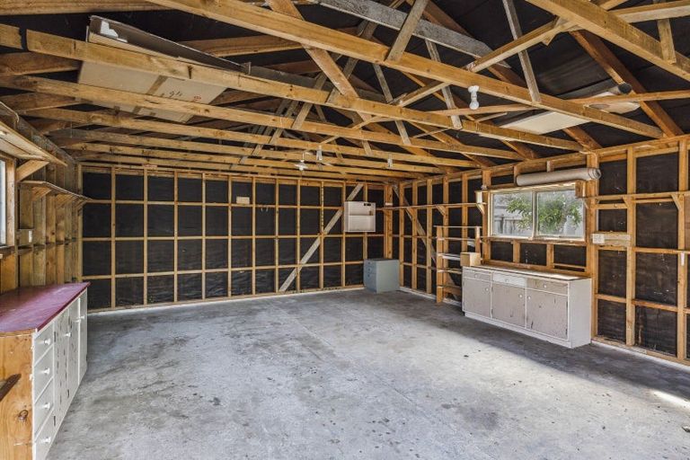 Photo of property in 6 Walton Avenue, Waikanae, 5036