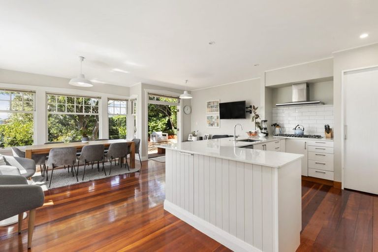 Photo of property in 37 Upland Road, Kelburn, Wellington, 6012