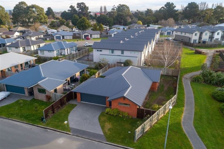 Photo of property in 27 Merrilees Place, Linwood, Christchurch, 8062