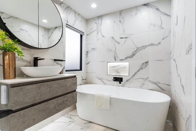 Photo of property in 1 Coachman Drive, Flat Bush, Auckland, 2016
