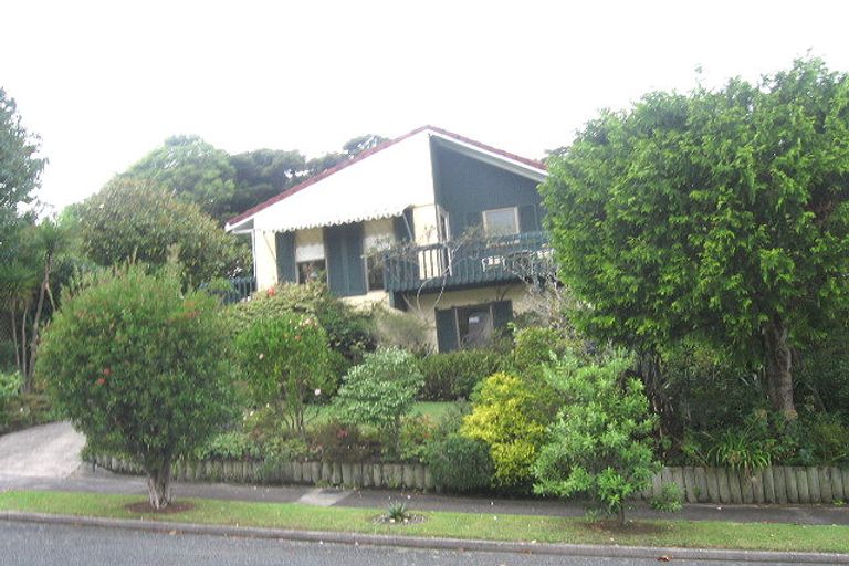 Photo of property in 44 Holyoake Place, Chatswood, Auckland, 0626