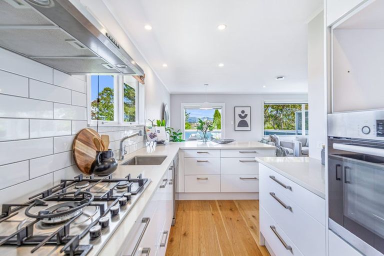 Photo of property in 17 Castaing Crescent, Te Atatu South, Auckland, 0610