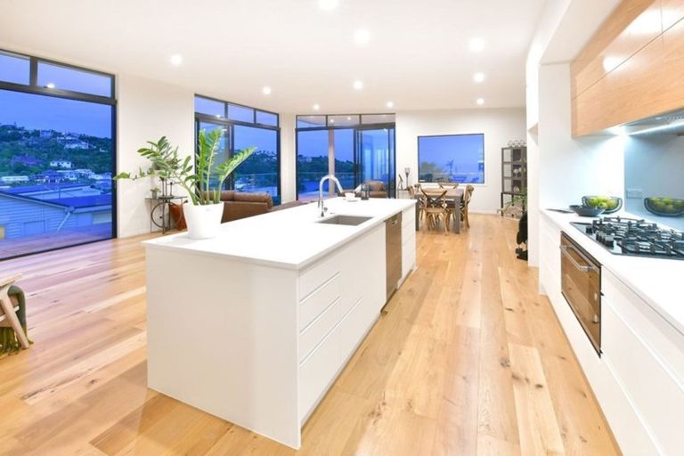 Photo of property in 1043 Whangaparaoa Road, Tindalls Beach, Whangaparaoa, 0930