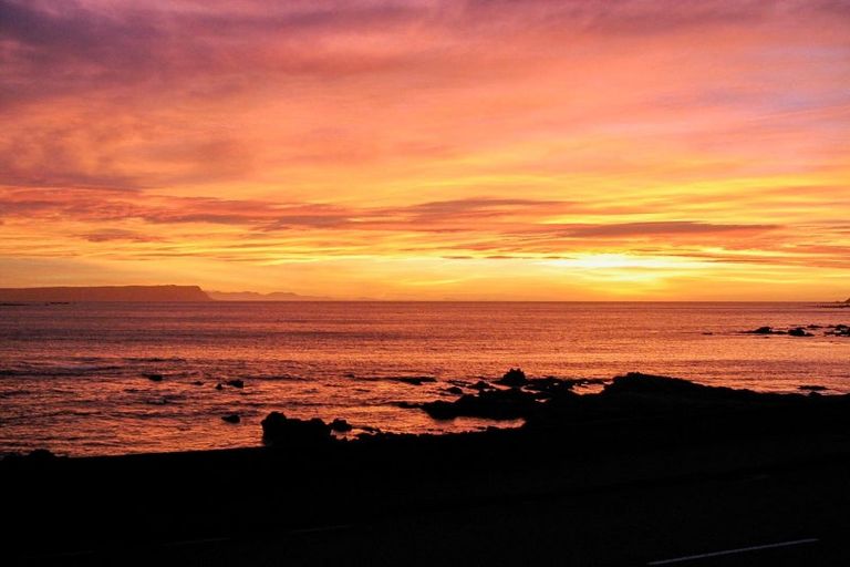 Photo of property in 32 Sunset Parade, Plimmerton, Porirua, 5026