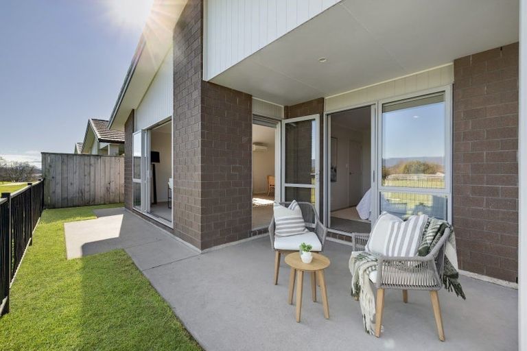 Photo of property in 22 Richardson Road, Omokoroa, 3114