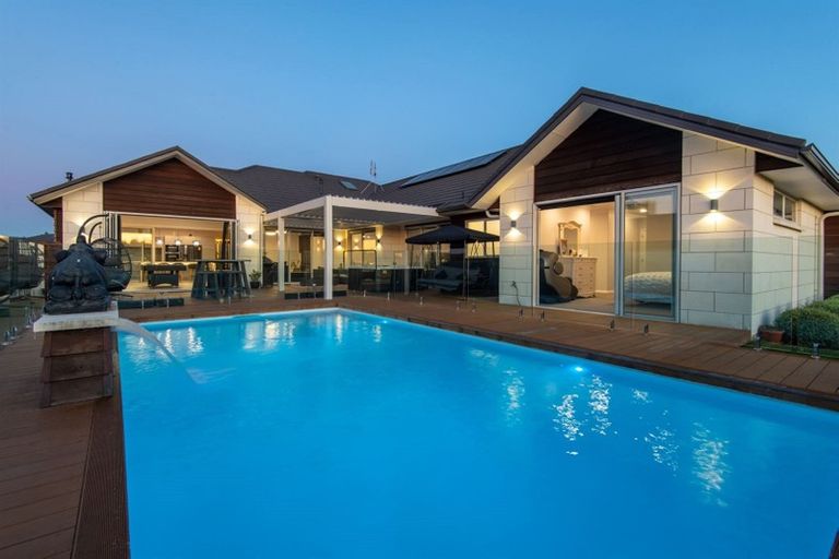 Photo of property in 19 Mike Smith Drive, Cambridge, 3434