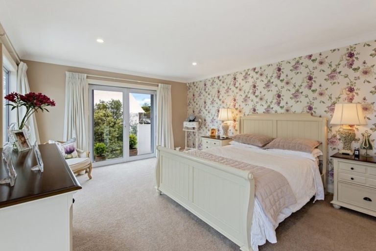 Photo of property in 111a Saint Andrews Square, Strowan, Christchurch, 8052