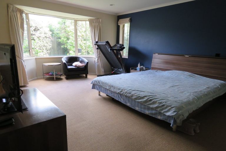 Photo of property in 23 Huntingdon Place, Avonhead, Christchurch, 8042