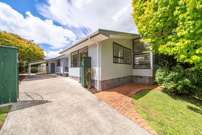 Photo of property in 6 Denver Grove, Totara Park, Upper Hutt, 5018