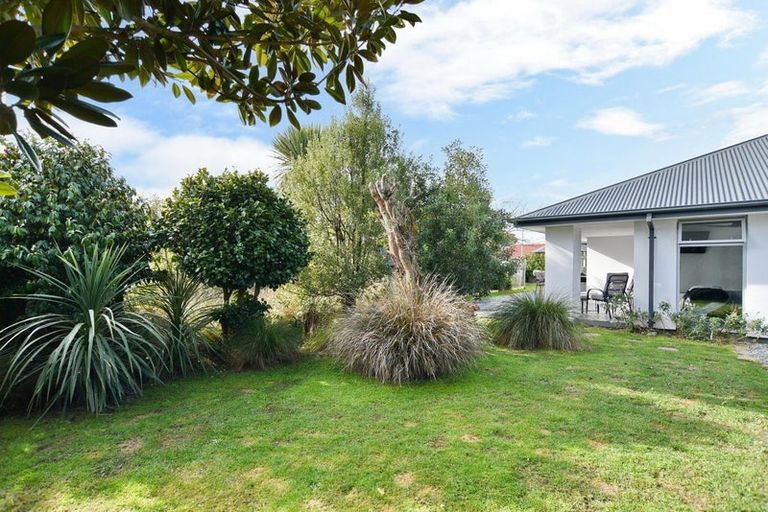 Photo of property in 1 Rue De La Mare, Parklands, Christchurch, 8083