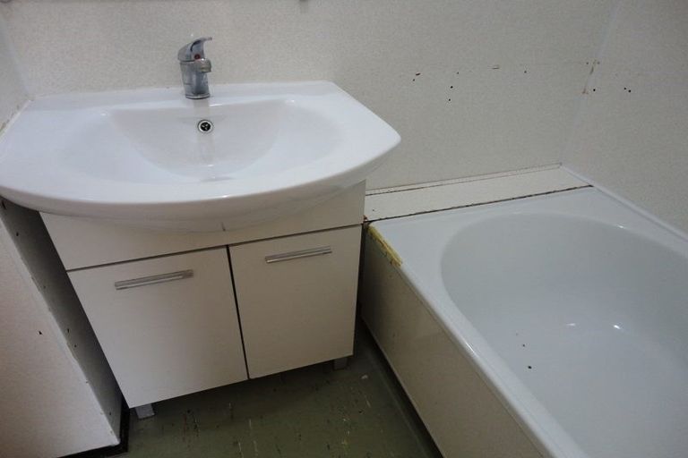 Photo of property in 1 Momona Road, Greenlane, Auckland, 1051