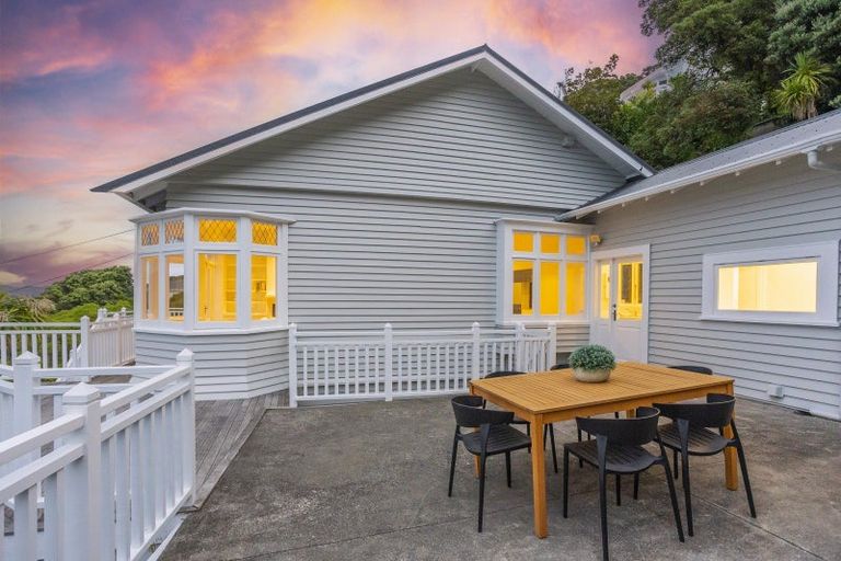 Photo of property in 48 Maida Vale Road, Roseneath, Wellington, 6011