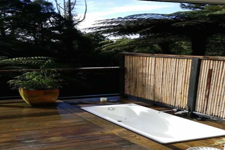 Photo of property in 2 Opou Road, Titirangi, Auckland, 0604