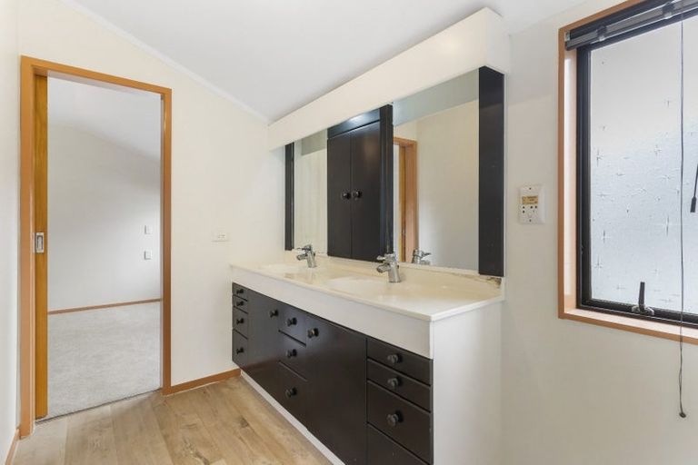 Photo of property in 94 Onetaunga Road, Chatswood, Auckland, 0626