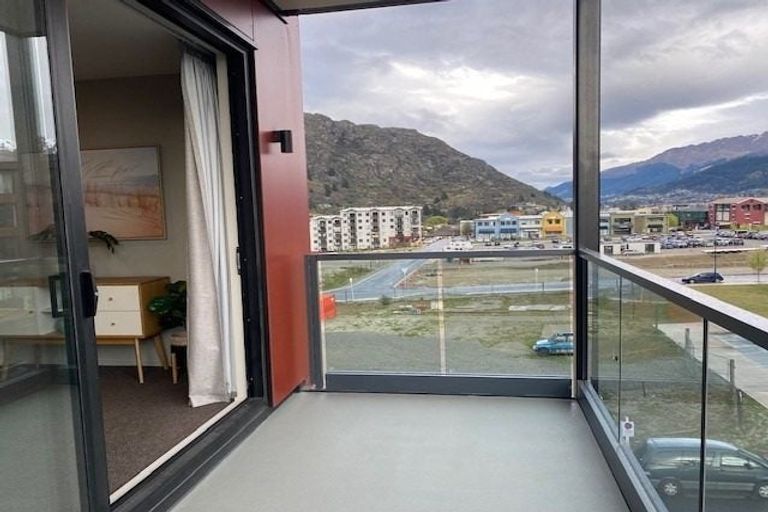 Photo of property in 34 Red Oaks Drive, Frankton, Queenstown, 9300
